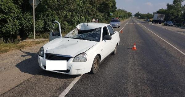 На Ставрополье легковушка сбила сотрудника полиции